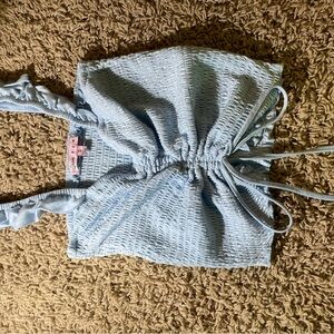 Light blue adjustable tank